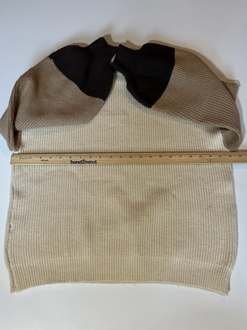 POL | Ribbed Color Block Turtleneck Sweater - Picture 6 of 6